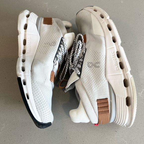 On Running Men's White and Tan Sneakers - Picture 9 of 13